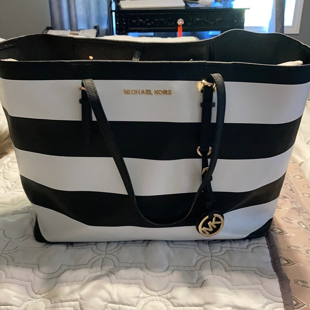 Michael Kors purse